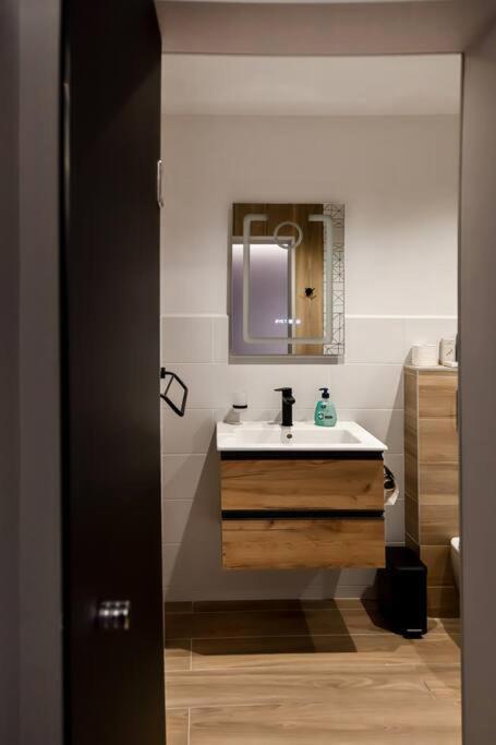 Very Spacious & Modern 3Bed Near Airport & Centre ソフィア エクステリア 写真
