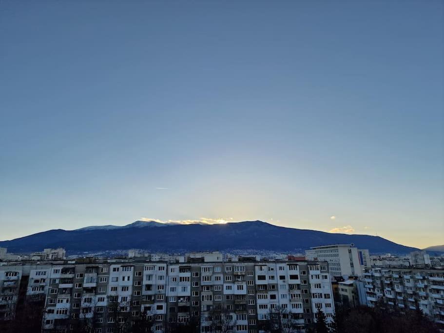 Very Spacious & Modern 3Bed Near Airport & Centre ソフィア エクステリア 写真